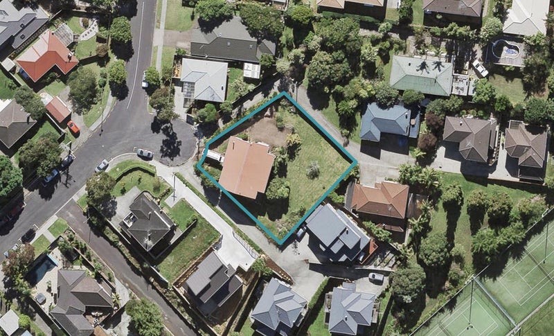 75 Buscomb Avenue, Henderson, Auckland - Carousel 1