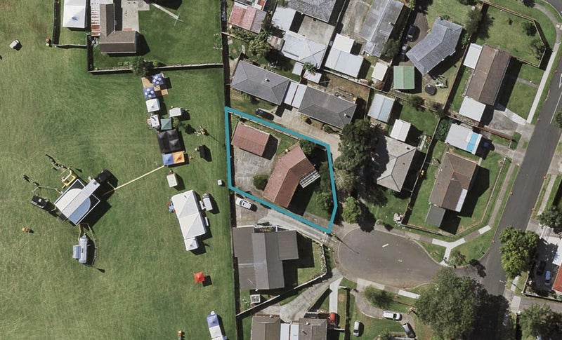 7 Sena Place, Clover Park, Auckland - Carousel 1