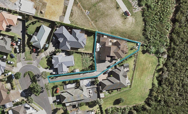 72 Waimahia Avenue, Weymouth, Auckland - Carousel 1