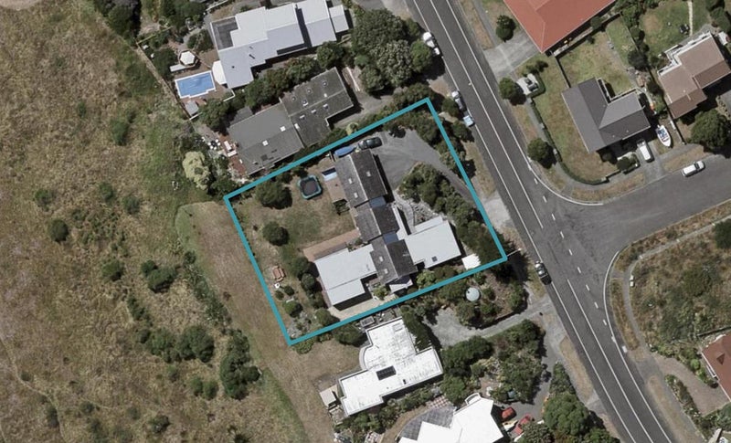 166 Weggery Drive, Waikanae Beach, Waikanae - Carousel 1