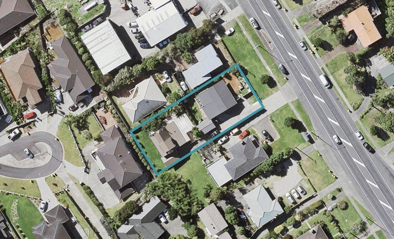 2/642 East Coast Road, Pinehill, Auckland - Carousel 1