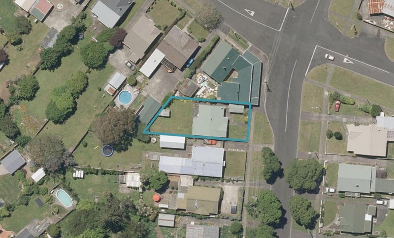 13 Poutini Street, Whanganui East, Whanganui - Carousel 1
