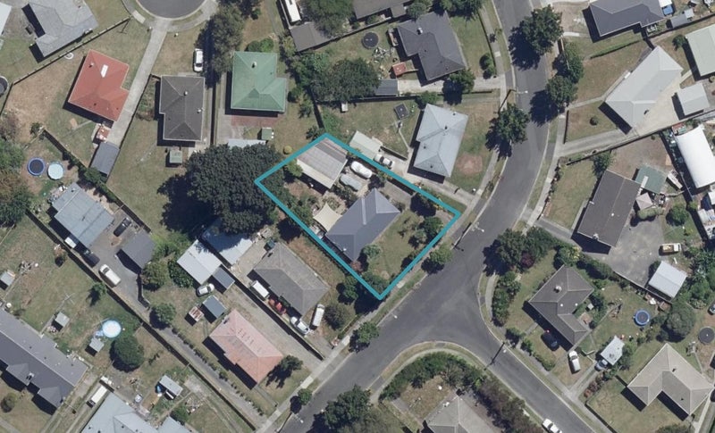11 Coleridge Drive, Enderley, Hamilton - Carousel 1