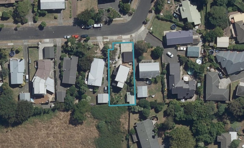 27 Gilbass Avenue, Hamilton Lake, Hamilton - Carousel 1