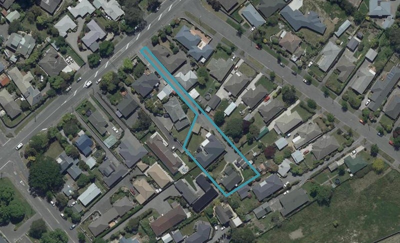 2/105 Aorangi Road, Bryndwr, Christchurch - Carousel 1