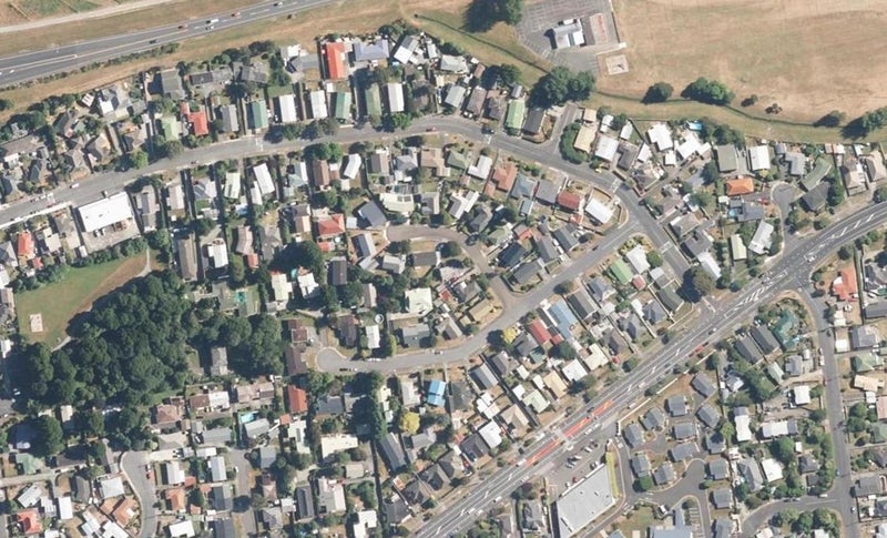 2B Snell Grove, Clouston Park, Upper Hutt - Carousel 1