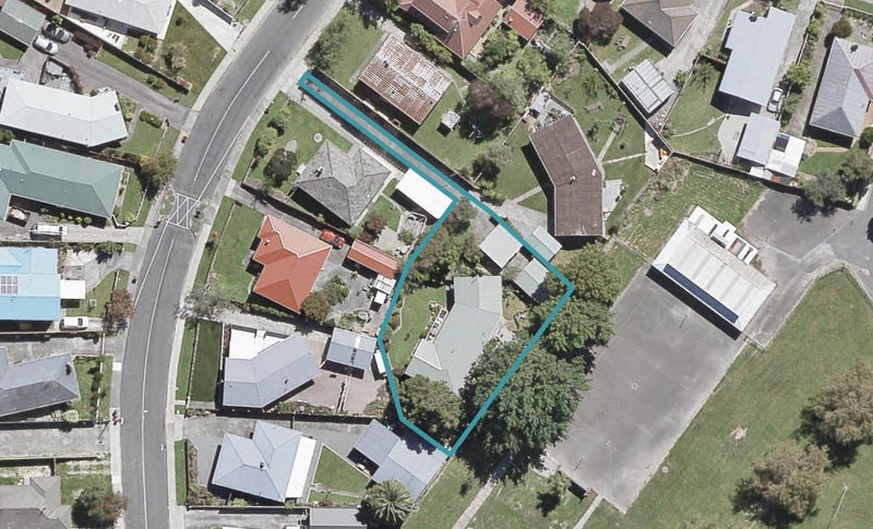 52 Hillside Drive, Maoribank, Upper Hutt - Carousel 1