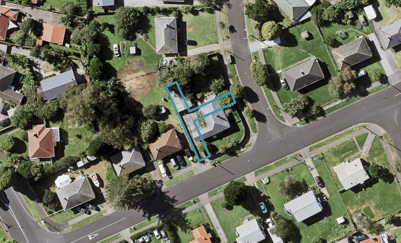 61 Kawiti Avenue, Point England, Auckland - Carousel 1