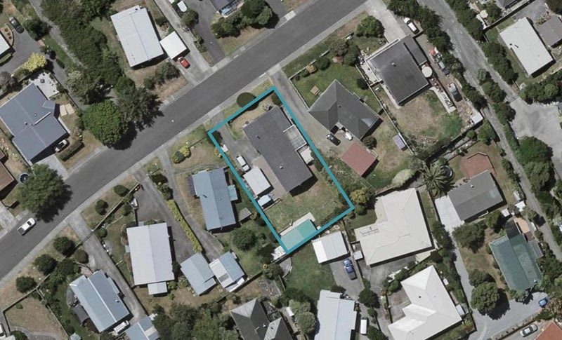 54 Langdale Avenue, Paraparaumu - Carousel 1