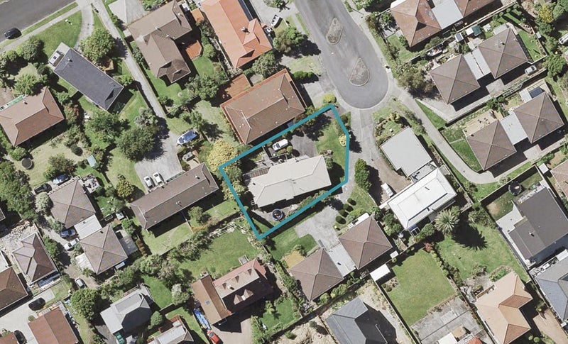 5 Tromie Place, Highland Park, Auckland - Carousel 1