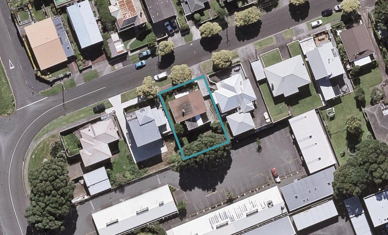 8 McLean Street, Strandon, New Plymouth - Carousel 1