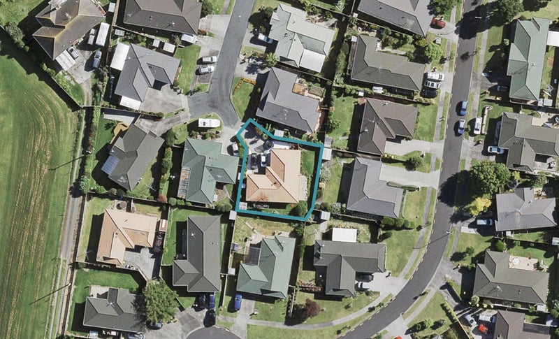 8 Footwide Place, Weymouth, Auckland - Carousel 1