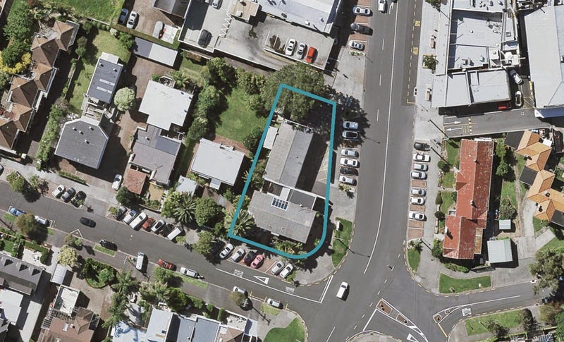 9A Patteson Avenue, Mission Bay, Auckland - Carousel 1
