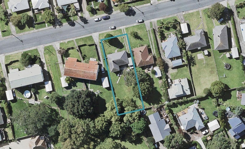 9 Montgomery Avenue, Belmont, Auckland - Carousel 1
