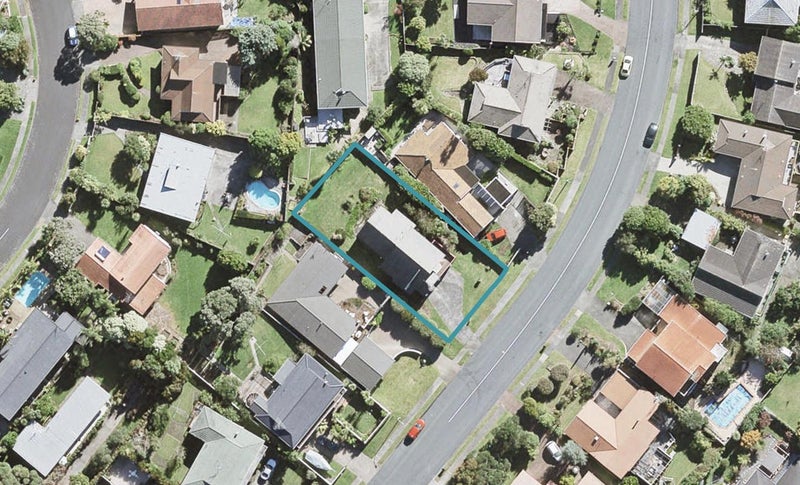 10 Stapleford Crescent, Browns Bay, Auckland - Carousel 1