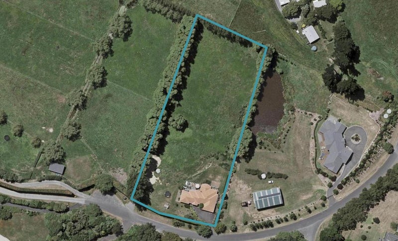42 Kensington Drive, Peka Peka - Carousel 1