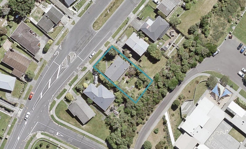 122 Major Drive, Kelson, Lower Hutt - Carousel 1