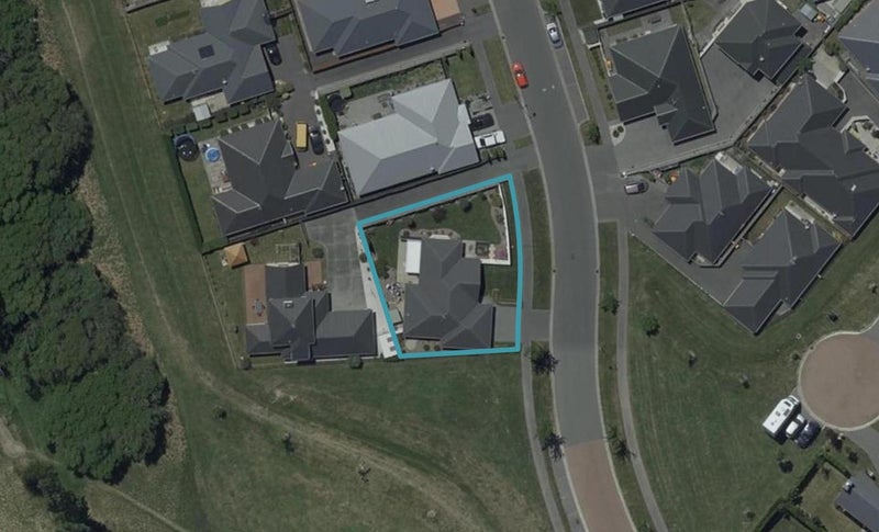 29 Somerville Crescent, Aidanfield, Christchurch - Carousel 1