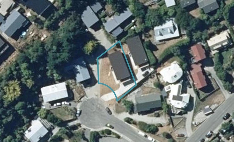 3B O'Learys Paddock, Fernhill, Queenstown - Carousel 1