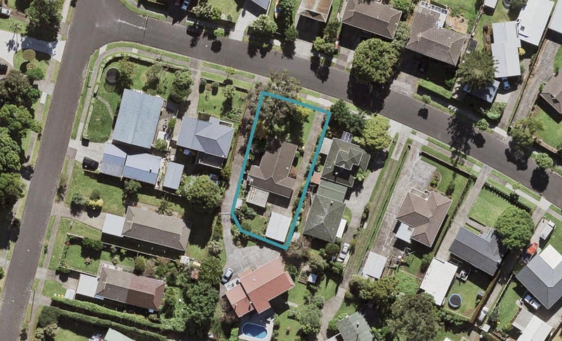 32 Waterlea Avenue, Mangere Bridge, Auckland - Carousel 1