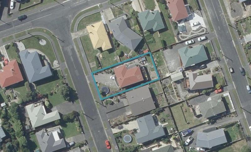 2 Elwyn Crescent, Green Island, Dunedin - Carousel 1