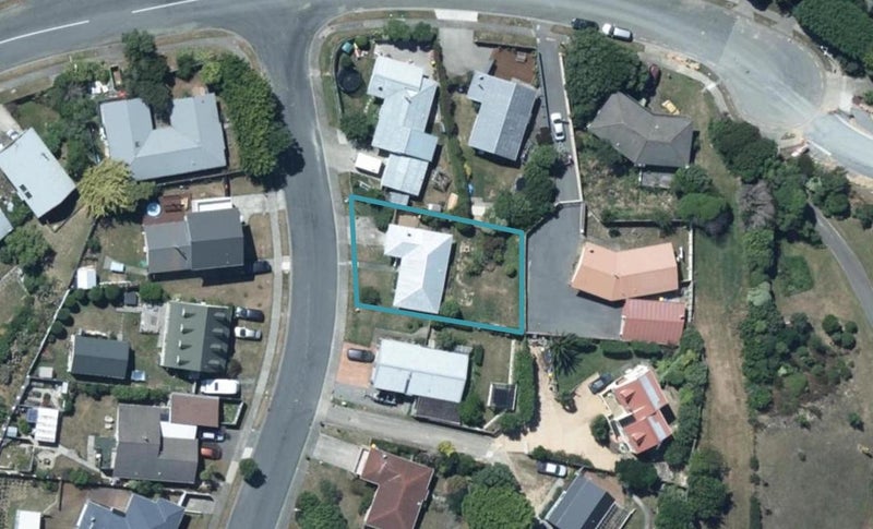 3 Cleat Street, Whitby, Porirua - Carousel 1