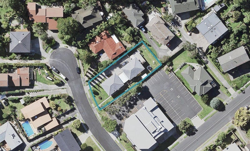 1/4 Noumea Place, Mairangi Bay, Auckland - Carousel 1
