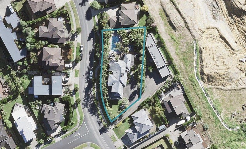 59 Rising Parade, Fairview Heights, Auckland - Carousel 1