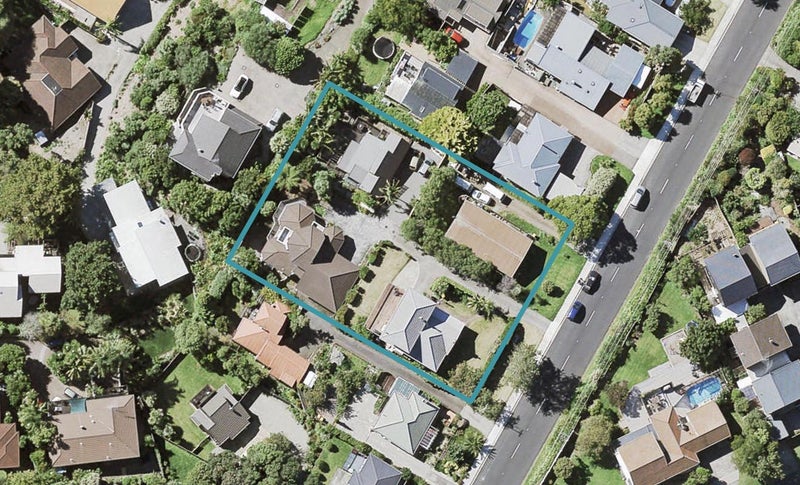 12 View Road, Shelly Park, Auckland - Carousel 1