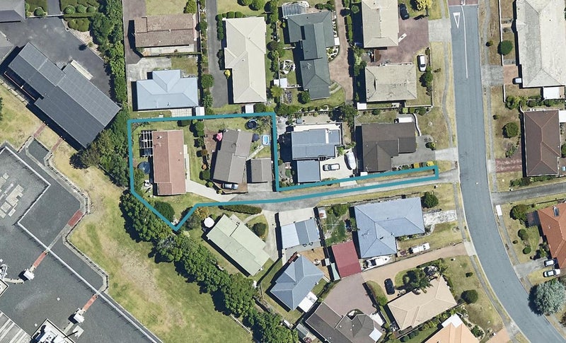 8 Balmacewen Place, Mount Maunganui, Mount Maunganui - Carousel 1