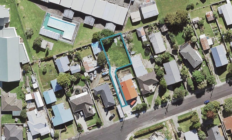 11A Levesque Street, Birkdale, Auckland - Carousel 1