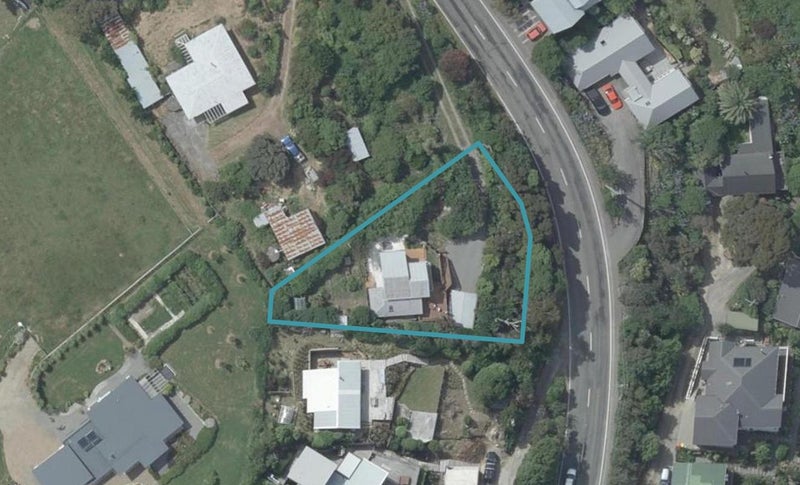 132 Main Road, Allandale, Lyttelton - Carousel 1