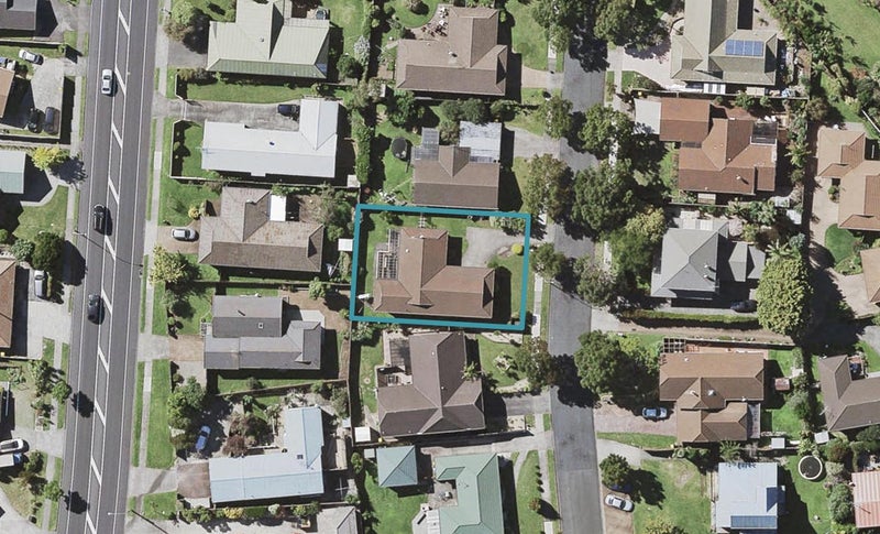 21 Parramatta Place, Botany Downs, Auckland - Carousel 1