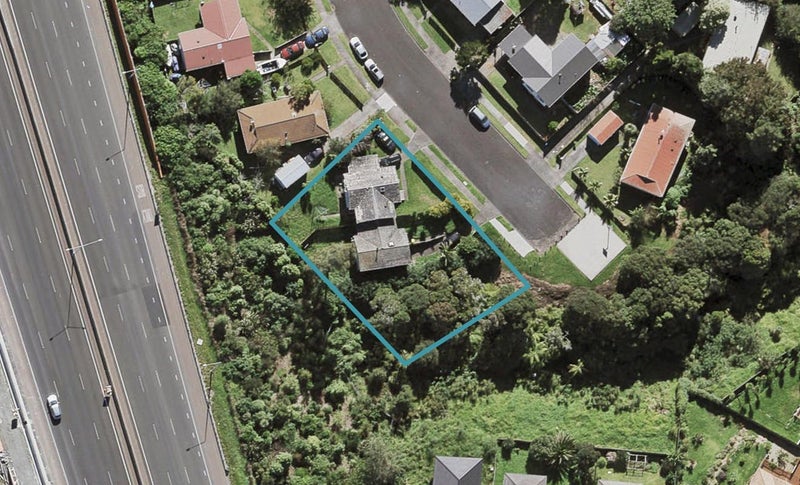 35 Holmes Drive, West Harbour, Auckland - Carousel 1