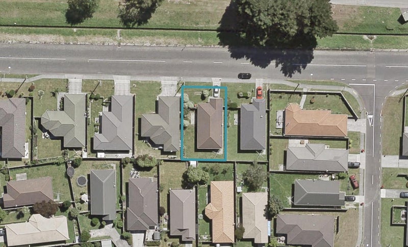26 Pinehill Crescent, Trentham, Upper Hutt - Carousel 1