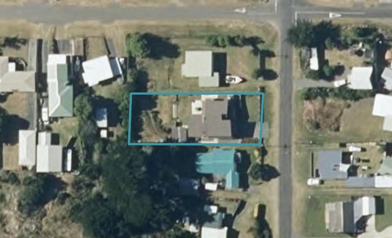 18 Signal Street, Foxton Beach, Foxton - Carousel 1