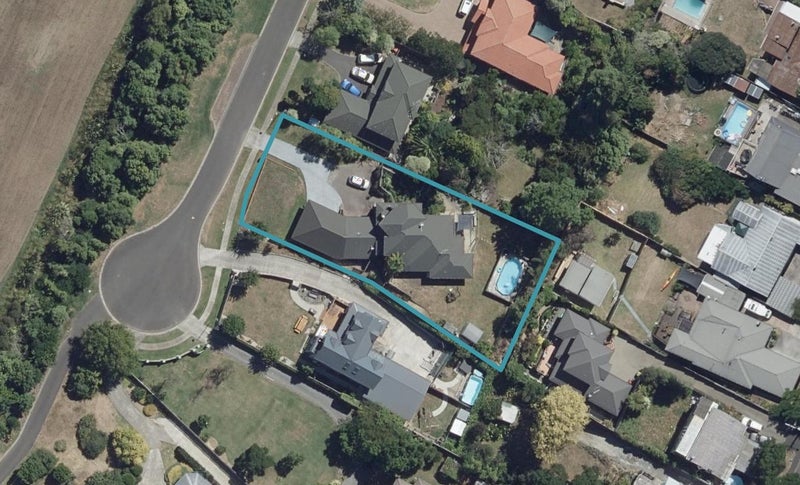 21 Aloma Way, Glenview, Hamilton - Carousel 1