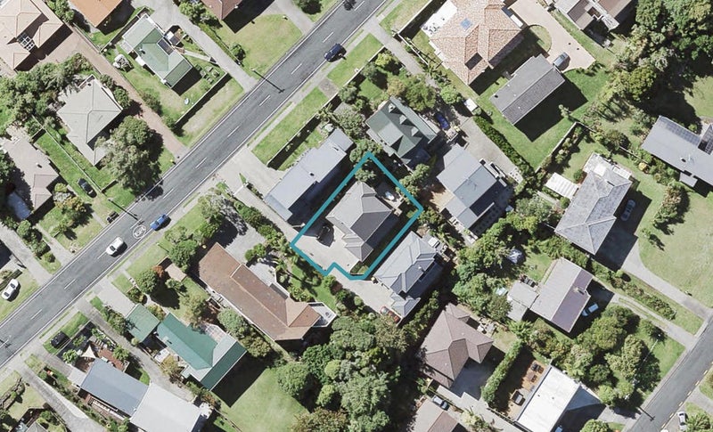 24A Arran Road, Browns Bay, Auckland - Carousel 1