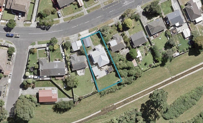 58 Waddington Drive, Naenae, Lower Hutt - Carousel 1