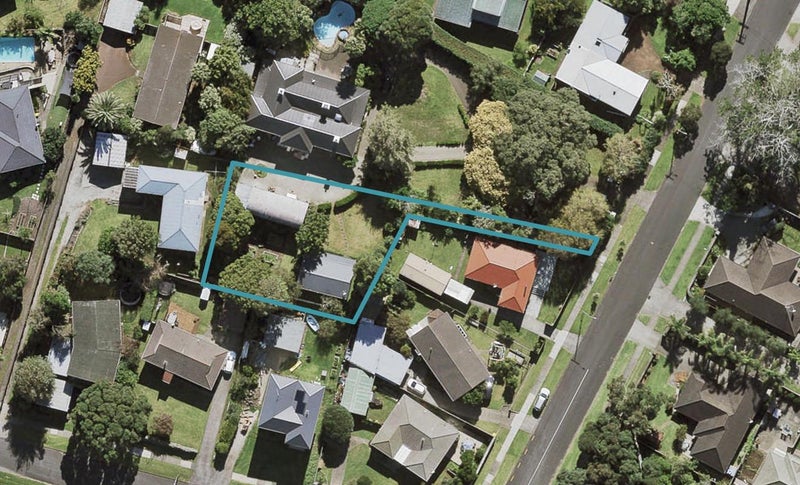 16 Ambury Road, Mangere Bridge, Auckland - Carousel 1