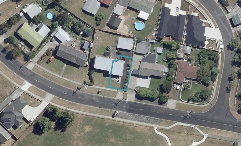 2/58 McKay Drive, Temple View, Hamilton - Carousel 1