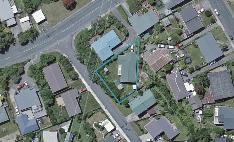 60 Horokiwi Road West, Newlands, Wellington - Carousel 1