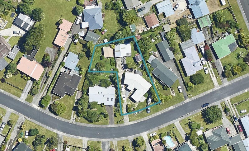 18 Darroch Street, Fairy Springs, Rotorua - Carousel 1