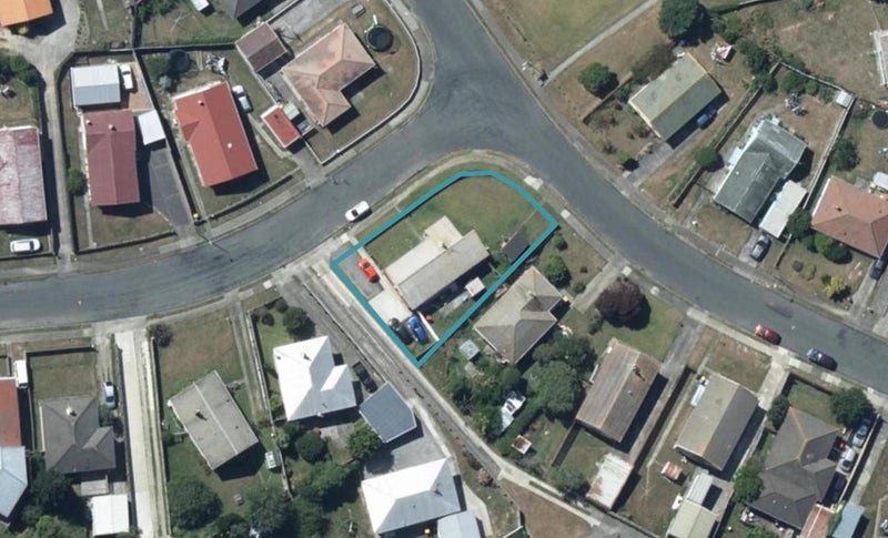 33 Mahinawa Street, Takapuwahia, Porirua - Carousel 1
