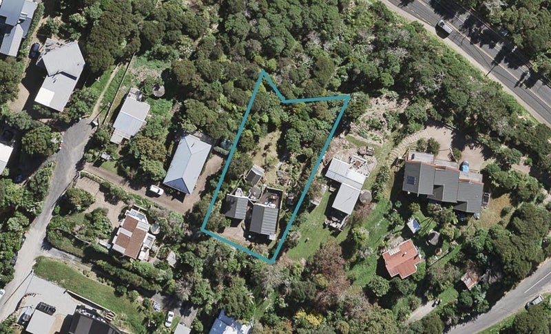 4C Burrell Road Extn, Oneroa, Waiheke Island - Carousel 1
