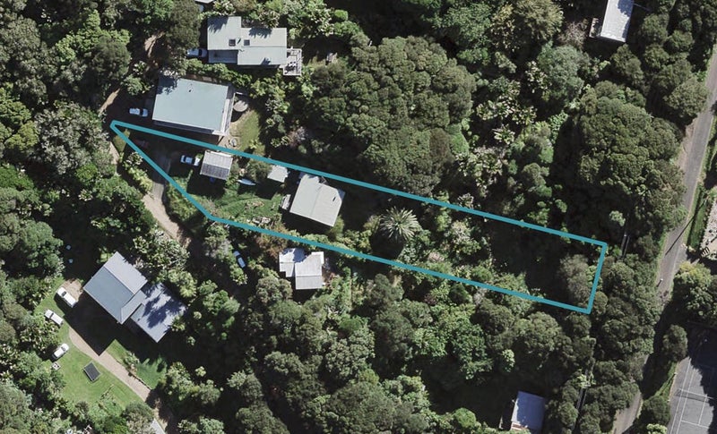 20 Valley Road, Omiha, Waiheke Island - Carousel 1