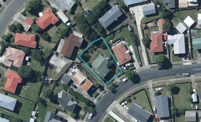 65 Beaumaris Crescent, Ascot Park, Porirua - Carousel 1