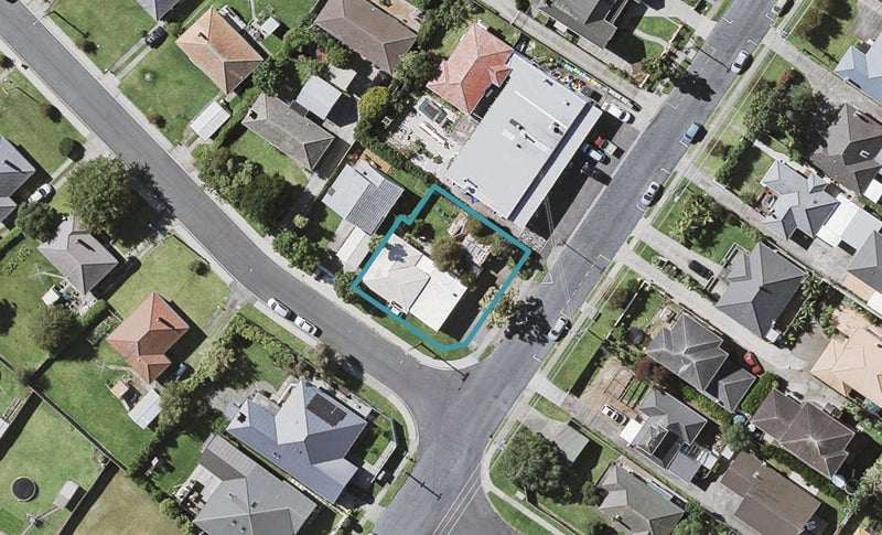 45 EVERSLEIGH RD, Belmont, North Shore City - Carousel 1