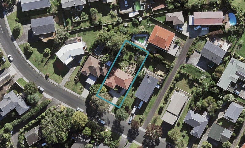 83 Lynden Avenue, Hillcrest, Auckland - Carousel 1