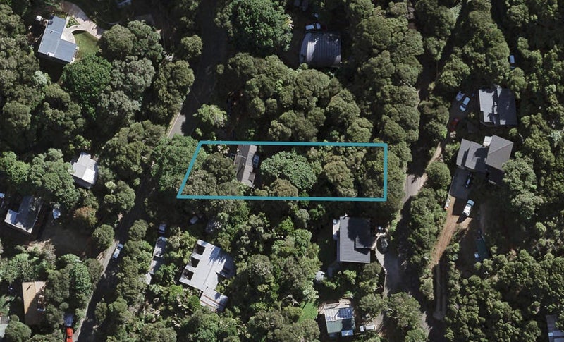 3 O'Brien Road, Omiha, Waiheke Island - Carousel 1
